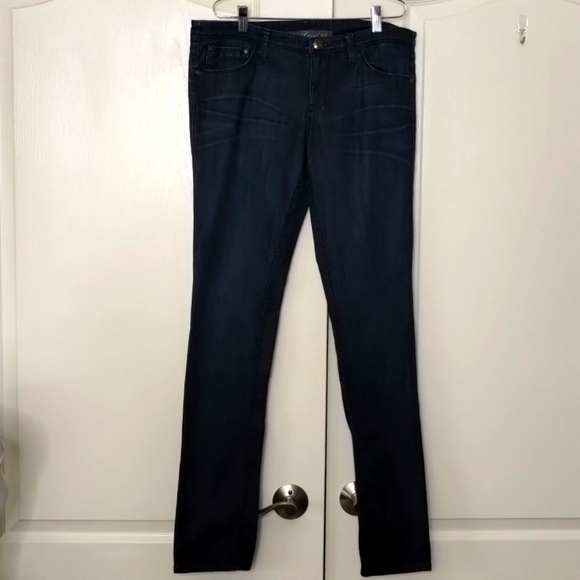 Level 99 skinny size 30 low to mid rise, 32" inseam, dark wash jeans - Picture 1 of 13